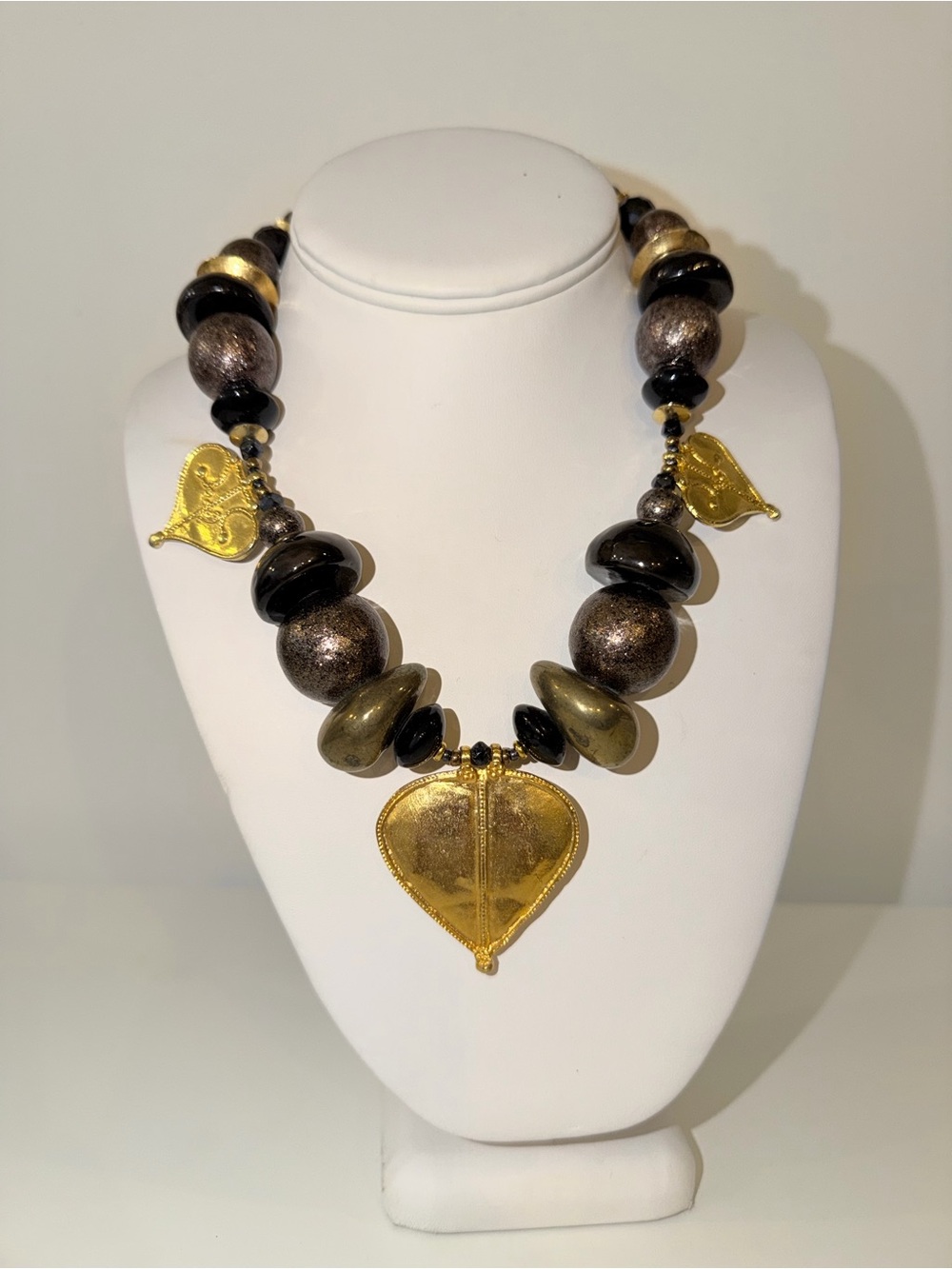 Vtg 1980’s Signed Marie -Victorire Kamer Paris Couture Gold-Tone Heart Necklace